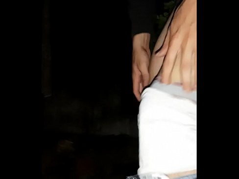 ❤️ Cîranê min xwe avêt ser dîwarê min ê karantînayê Porno li ku.trysex.ru